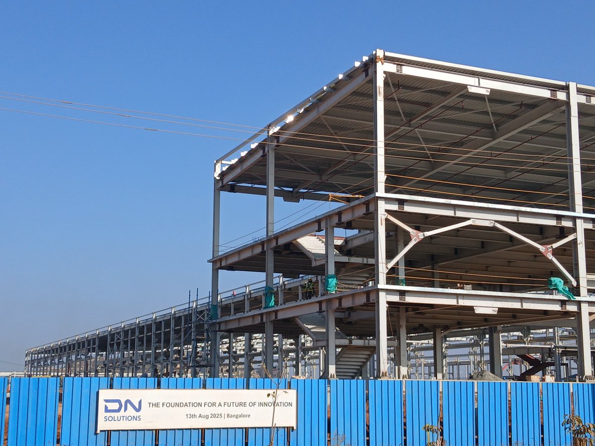 NaFaUpSpo's tweet photo. 🚨 The world’s 3rd largest #machinetool maker #DNSolutions is setting up its 2nd overseas #manufacturing plant at ITIR Devanahalli, #Bengaluru 👑
🔹Investment: ₹1,000 Cr
🔹Land: 25 acres
🔹Jobs: 500+
🔹Production begins: H2 2026
A big boost for India’s machine tool capital 🇮🇳 https://t.co/VsuiE0XotX