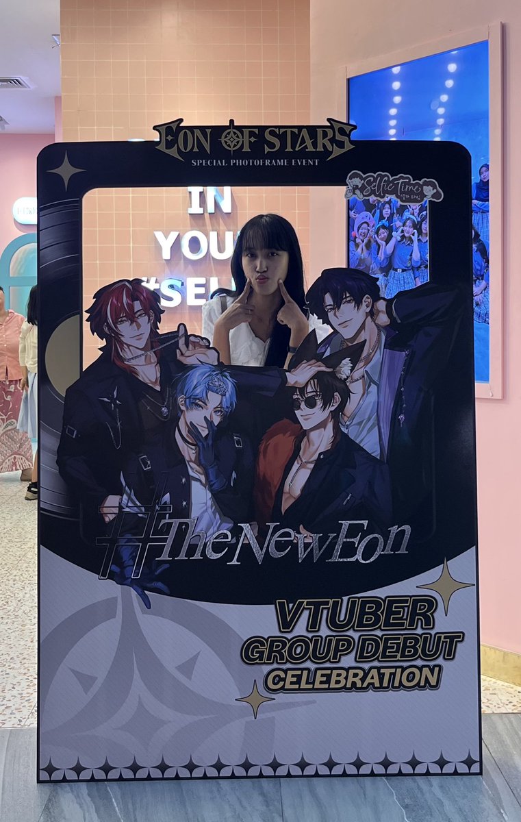 happy debut EOS… omgawrr akhirnya udah ga indie lagi😎🙂‍↕️

#TheNewEon #EonOfStars #SelfieTimexEOS #EONITES