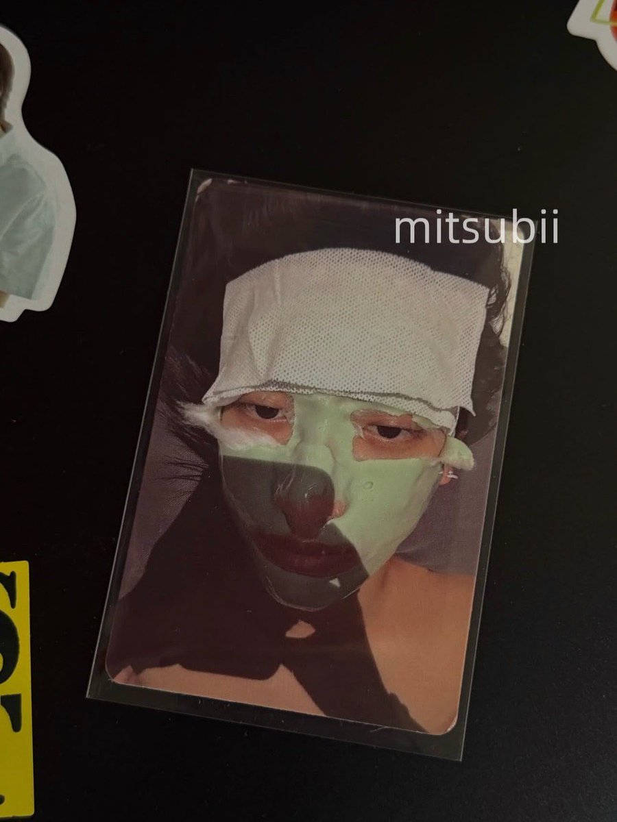 ryultuyul's tweet image. grup apaan si ini pcnya ABSURD BGT, ada yang lg maskeran, sikat gigi kaga pake baju, BLEACHING RAMBUT alias PAP DI SALON