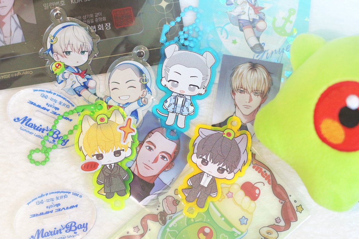 3. 아크릴 키링 / 블랭커팩토리
blankerfactory.co.kr/product/list.h…

아크릴 소재의 다양함과 아주 빠른 제작 기간, 친절한 상담을 겸비하신 곳이에요. 대량 주문을 해도 2~3일만에 출고가 되어 바쁘고 급할 때 무척 유용했습니다. 도안 제작 시, 띠부씰과 동일한 방식으로 만들면 됩니다.