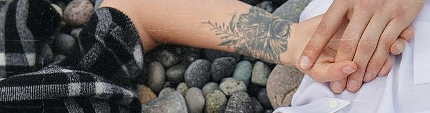 cdandlive's tweet image. Ellerin duruşundaki zarafete bakar mısınız, öleyim değil mi ben❤️‍🔥 #TaşacakBuDeniz #EsDil