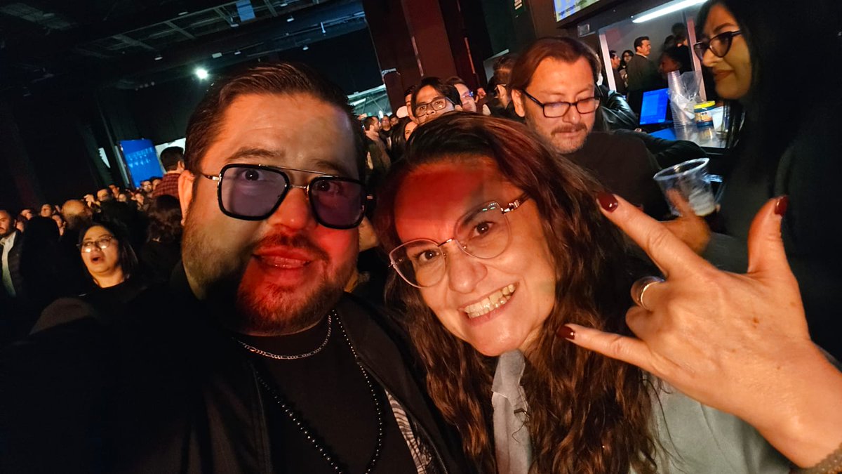 Alex James tweet media