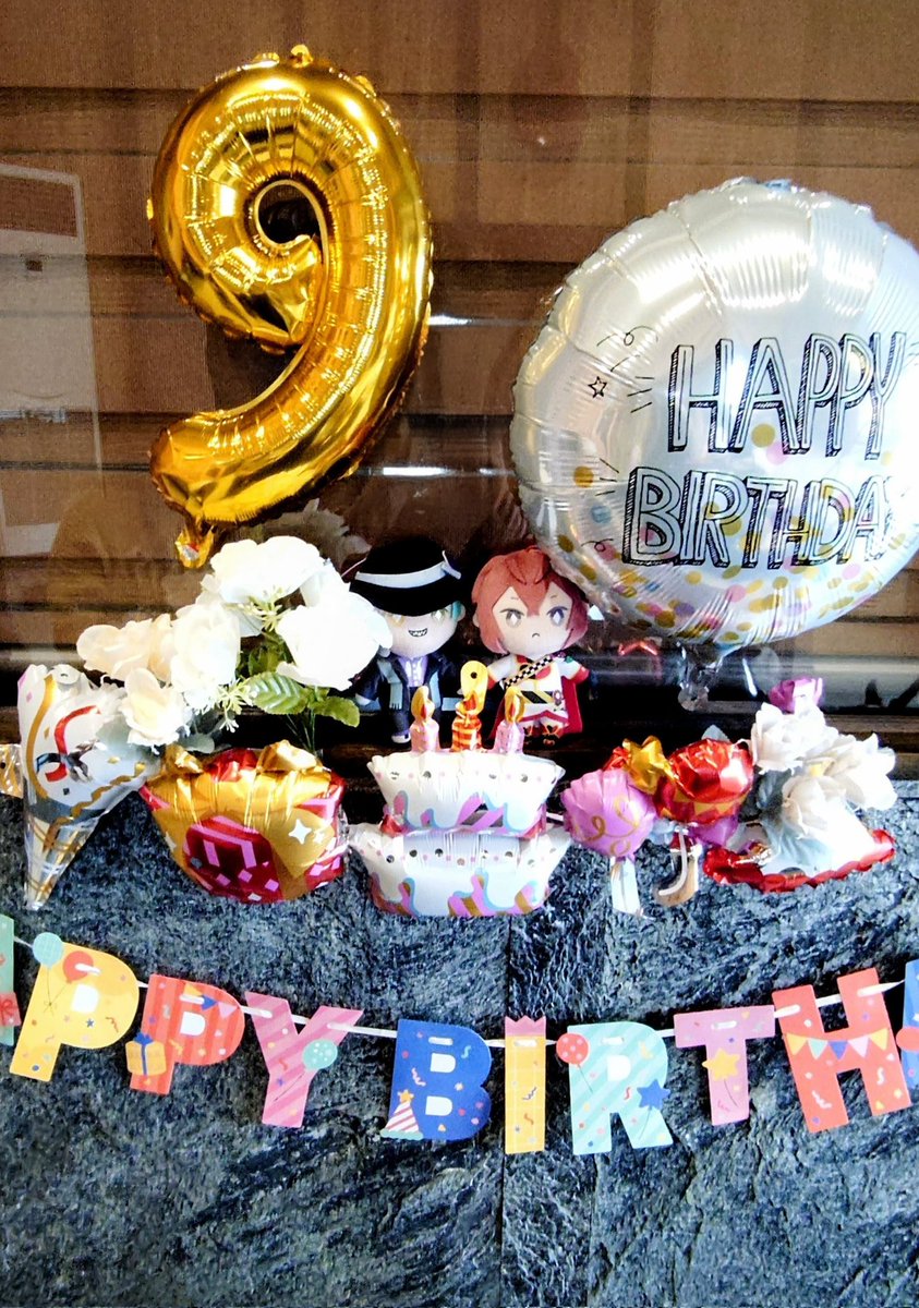 ぬい入るバッグ買ったからでかふりぬい持って犬の誕生日会セットで撮りました
撮ってたら犬の弟にぬい欲しがられてかわいかった
