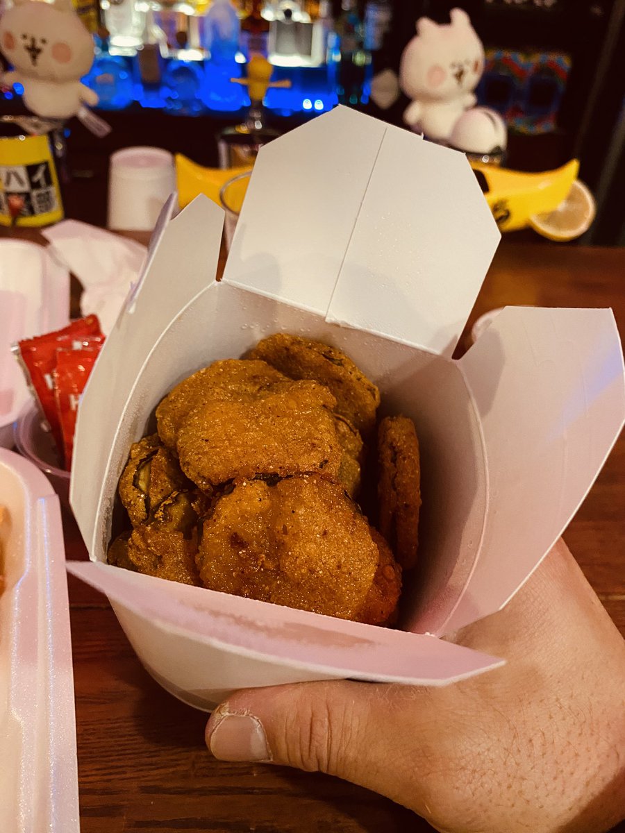 sumichirock's tweet photo. 久しぶりの投稿です笑
今日は小田急相模原の米軍居住区内にあるカフェでセッションライブサポートに参加🎸バラードが後半パンクアレンジになるとやらで果たして対応できるのかな😓
こちらの食事は全てがアメリカンサイズで気軽に頼んだら大変な量になりました😵‍💫 https://t.co/IDLOFYbhjO