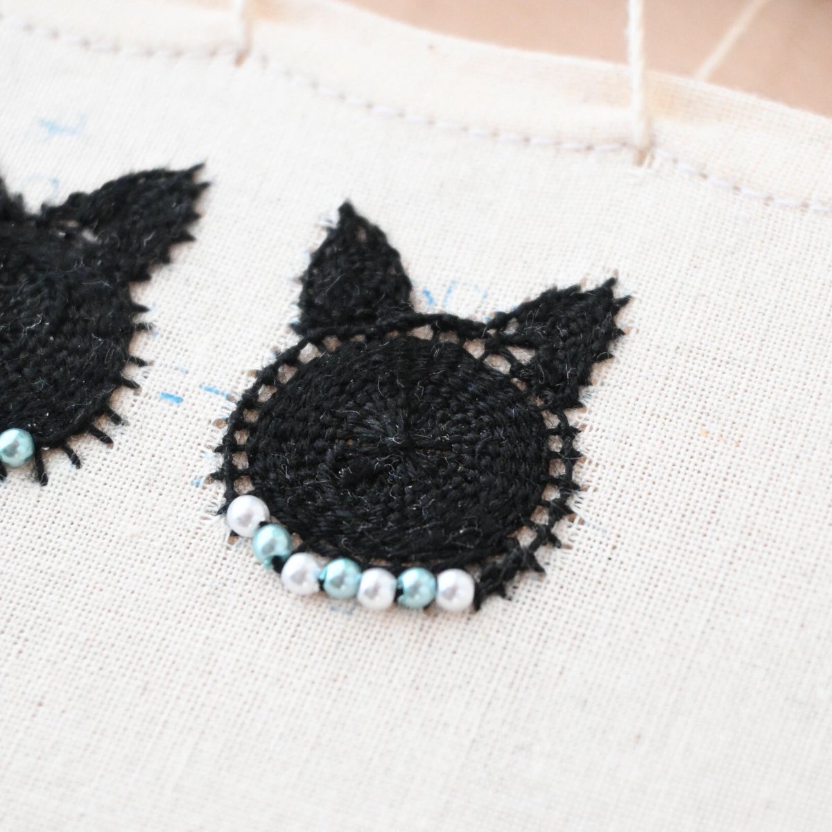 パールの首輪のおめかしネコさん
耳飾りになって、明日のおけがわ手づくりマーケットに並びます🐈‍⬛

= = =
おけがわ手づくりマーケット
2/8(日)10時-15時
《会場》桶川べに花ふるさと館
埼玉県桶川市加納419-1
無料駐車場あり
#おけてま