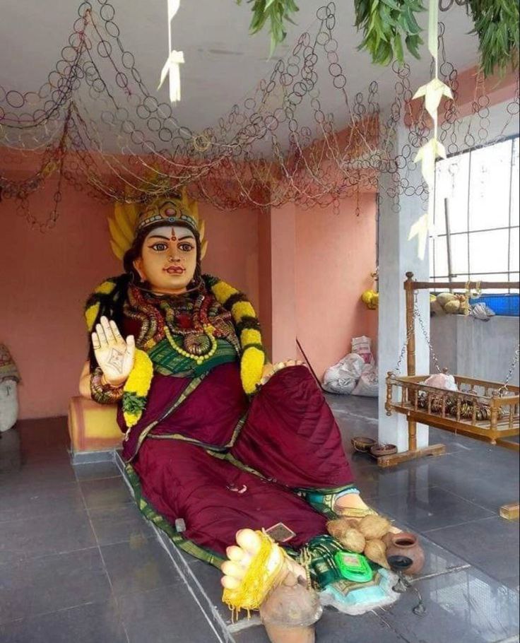 सर्वभूता यदा देवी भुक्तिमुक्तिप्रदायिनी ।
त्वं स्तुता स्तुतये का वा भवन्तु परमोक्तयः ॥

भगवती🙏