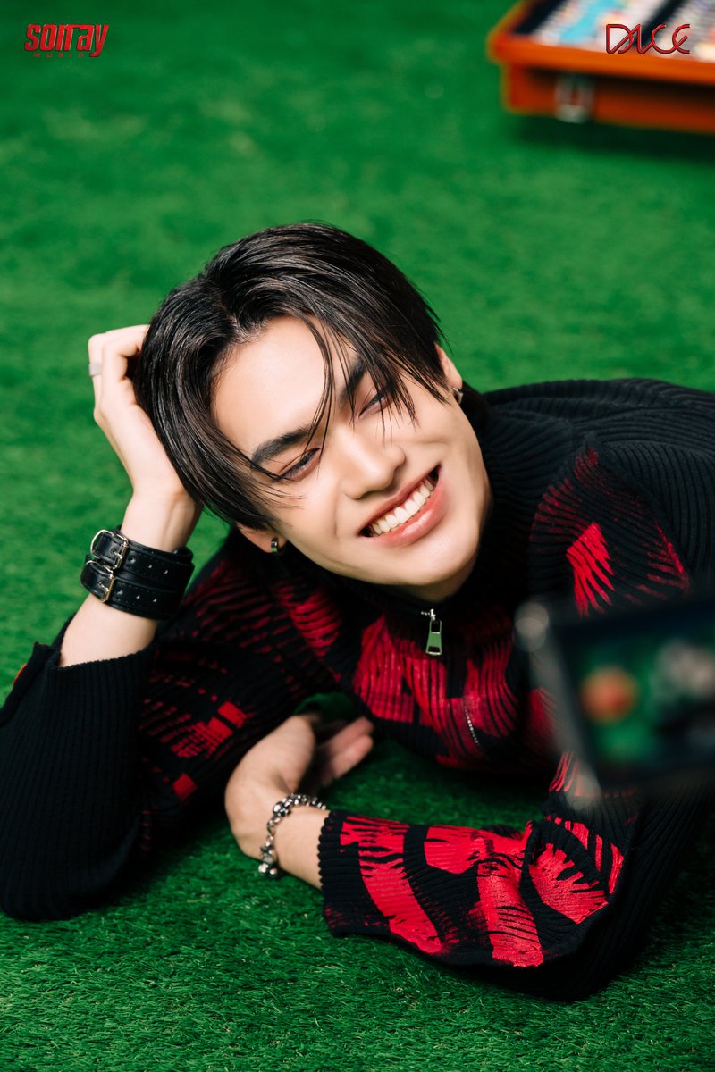 Behind the Scenes Photo | 'SWIPE UP' 🔥

#MINthanakrit I #OBOaphinat

#DICE_SWIPEUP OFFICIAL MV
🔗: youtu.be/tf_FoKSV9w

MUSIC ON ALL STREAMING
🔗: dicesonray.lnk.to/SWIPEUP

#DICE_SWIPEUPBehindTheScenes
#DICE_SONRAY
#SONRAYMUSIC