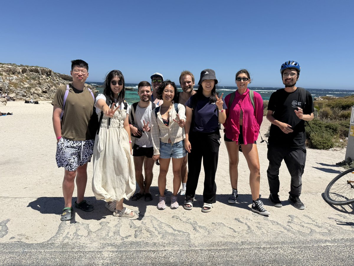 AstroRongjun tweet media