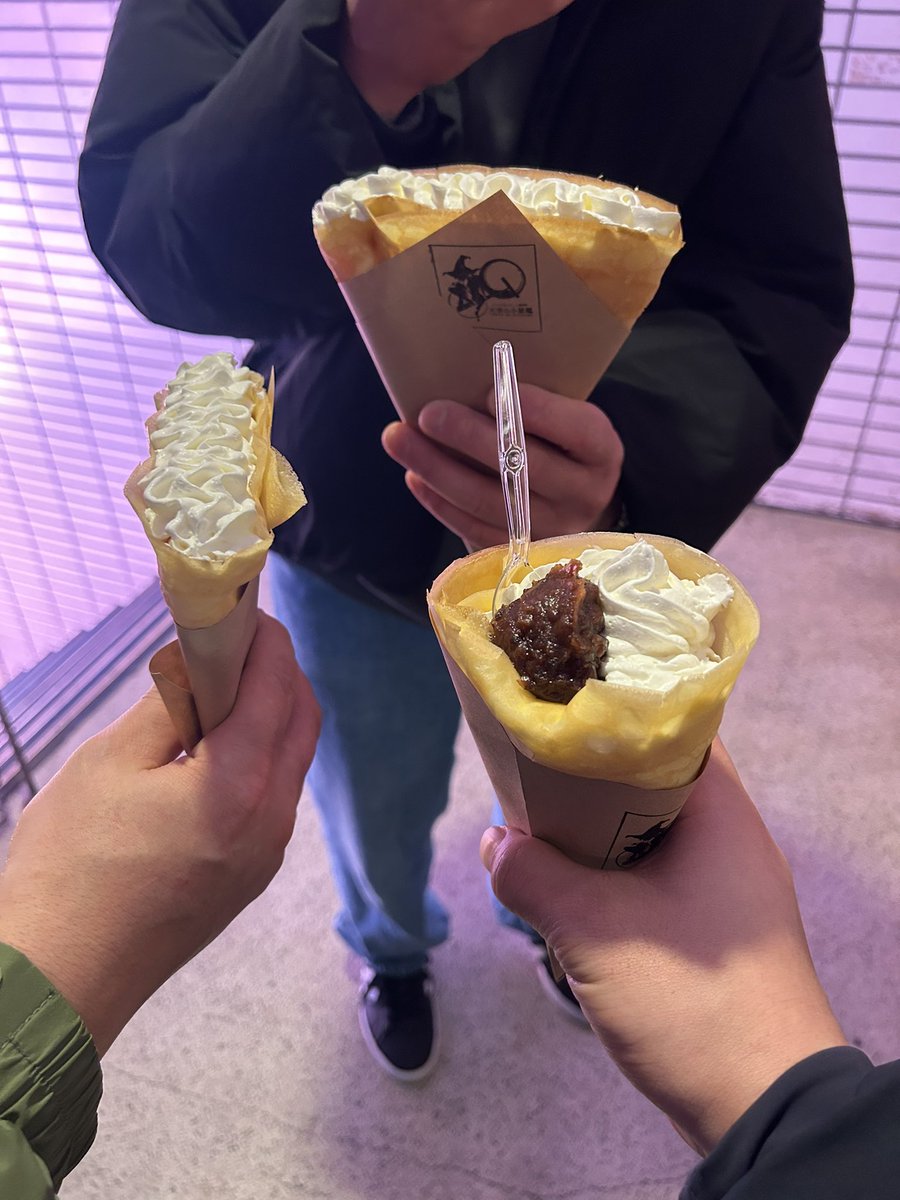 普通はお酒で乾杯やらなんでしょう！！
我々スラフォトぐらいになるともうクレープなんですよ！！
おじさんだから疲れてるんです！！