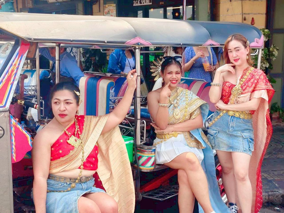 มาห่มสไบถ่ายรูปกันจร้า
<a href="/angelaa4564/">💙🦋แม่น้องอลัน🦋💙</a> <a href="/KanitthaChanta1/">(Nan)Kanittha Chantarin</a> 
JakeB4rever 
#BuildJakapan 
#Beyourluve