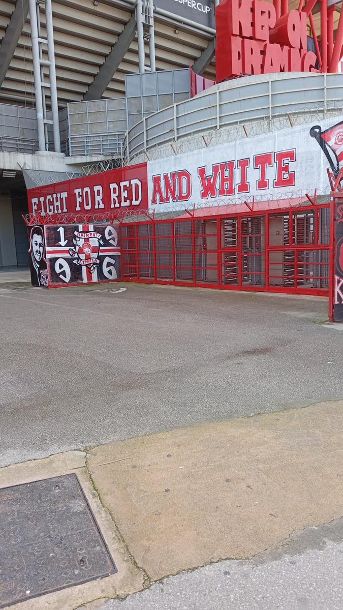 Άντε να περάσει αυτή η μέρα 
Να έρθει το αύριο 🔴⚪🔴⚪