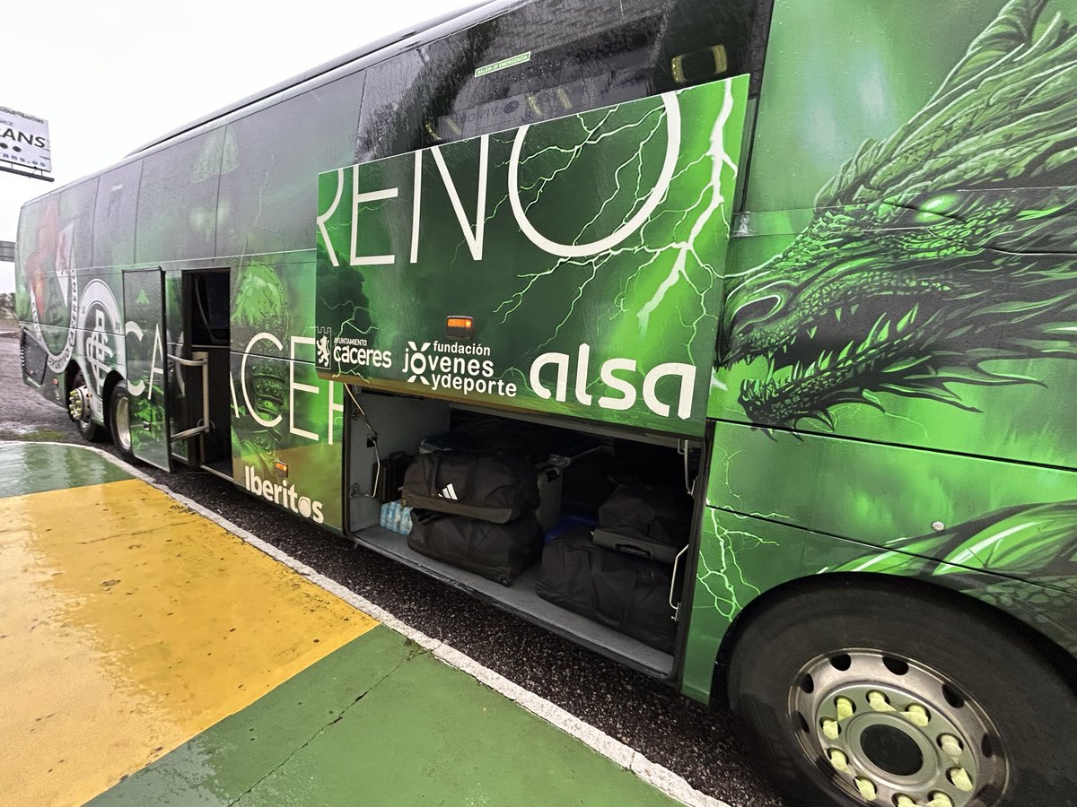 💚 Maletas cargadas, dragoneta ya en marcha. ¡Rumbo a Pamplona! 🐉

#EligeCreer #LaOrdenDelDecano
#AúpaCPC