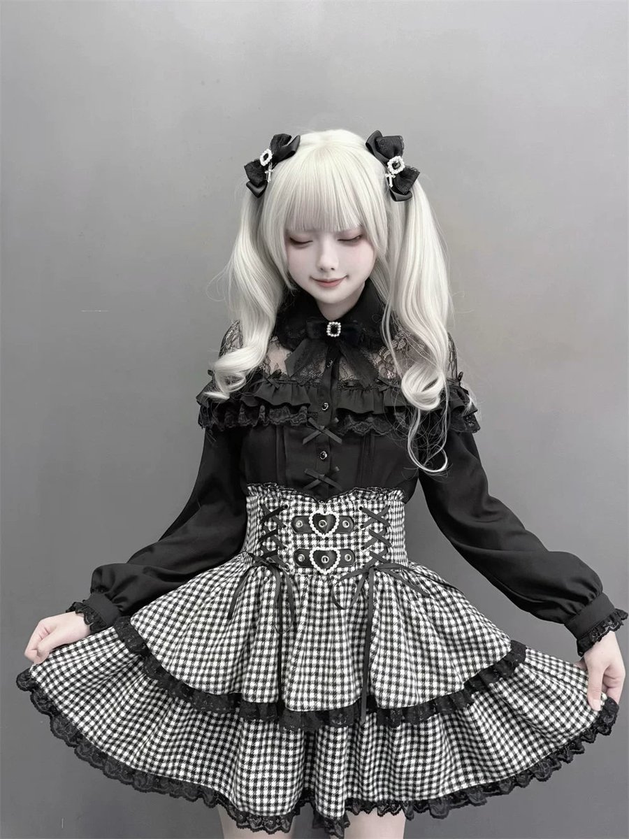 honeywardrobe07's tweet photo. Window New Arrivals💥Black Jirai Kei Blouse Lace Shoulder Design
Lace open shoulders and a flouncy hem perfectly blend Japanese sweetness and delicacy! 🖤🌸
Purchase link: https://t.co/Tcw4goKzWV
#JiraiKei #LaceBlouse #PeterPanCollar #OpenShoulder #ElegantStyle #KawaiiFashion https://t.co/MjKsyAt188