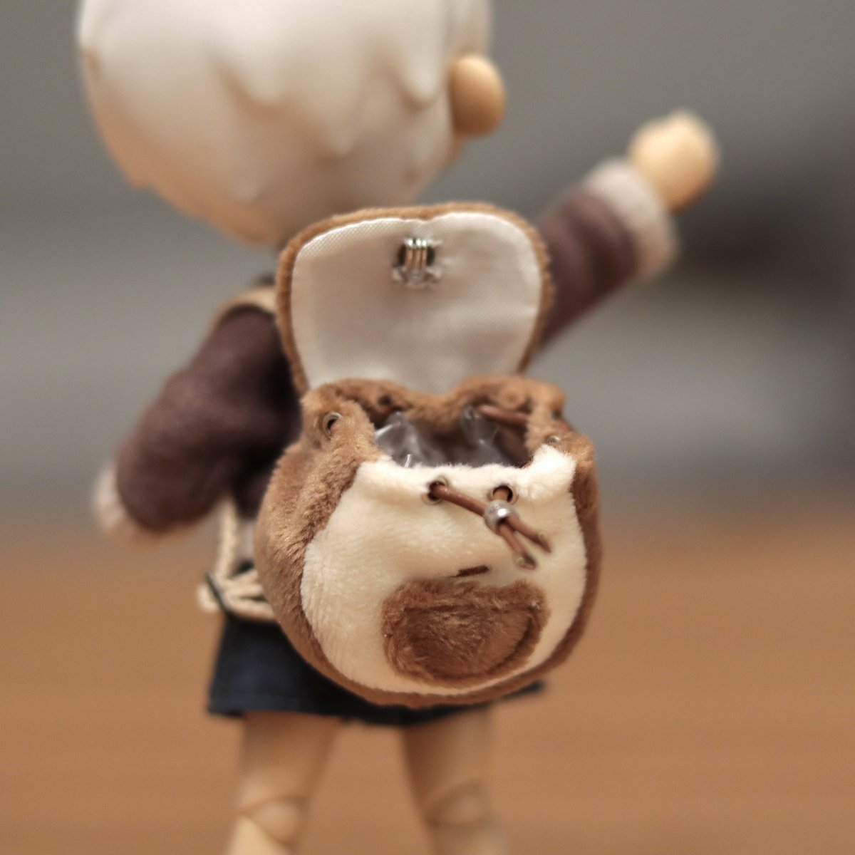 ブラウン試作完成しました🐻
冬にぴったりな温かそうなリュックになりました⛄️

可愛く出来たので通販に出す予定です！