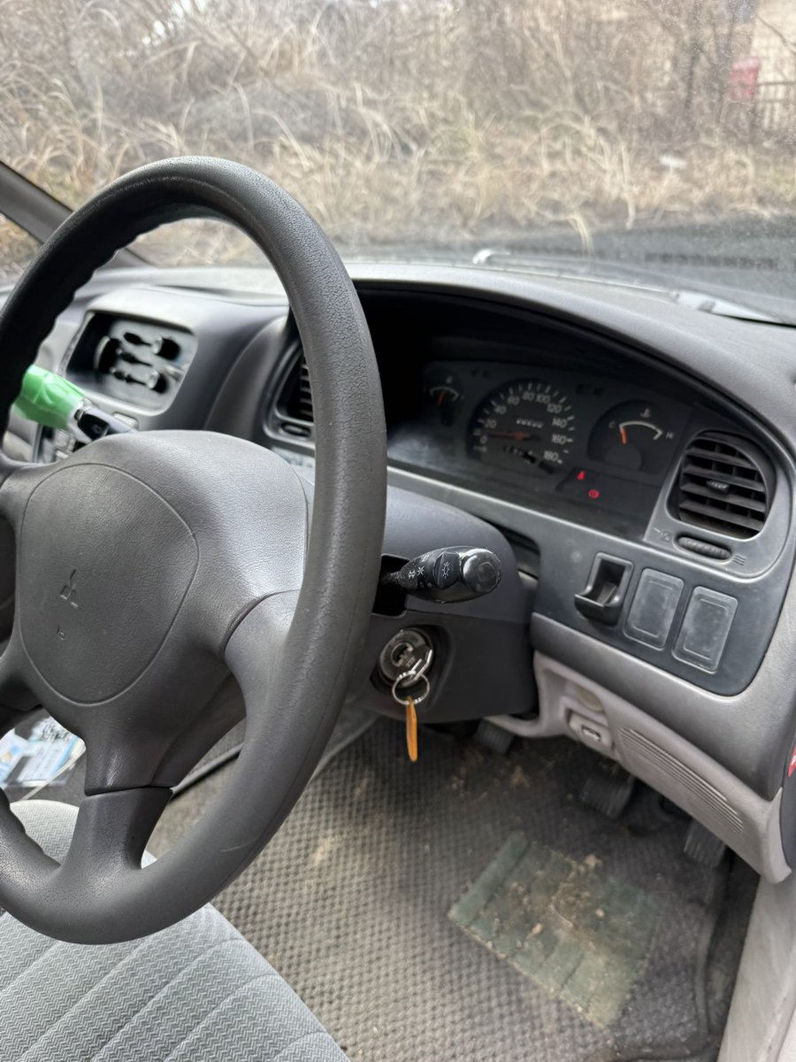 平成7年式
三菱・デリカスペースギア(PC5W)
ヂーゼルターボ
コラム5速MT
走行8万km
の車体が入荷いたします
元は10人乗ワゴンですが8ナン登録してあります。憎きのっぴぃ規制対象なので本物の大都会では使用本拠登録できません(要注意)
お乗り出し総額120万円くらいですがよろしければ如何でしょうか～