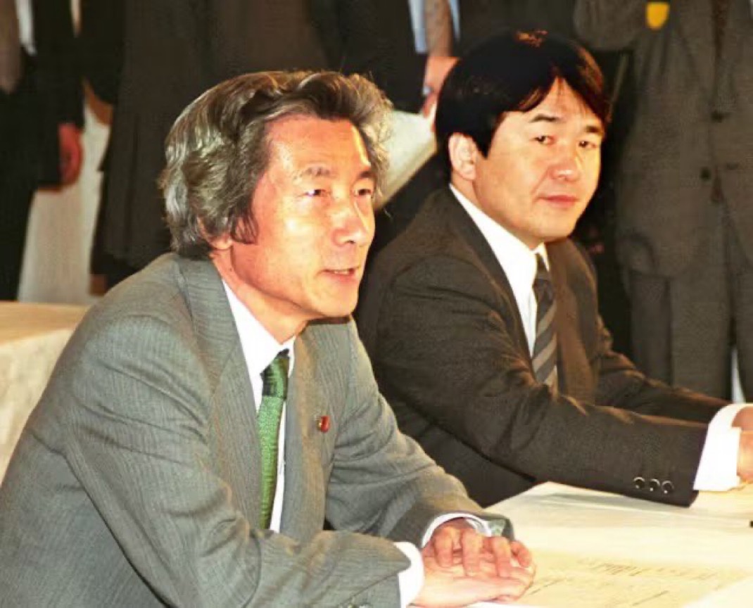 SamuraiShibaJP's tweet photo. この2人が日本を壊したと思う人✋ https://t.co/GW09qjlbwU