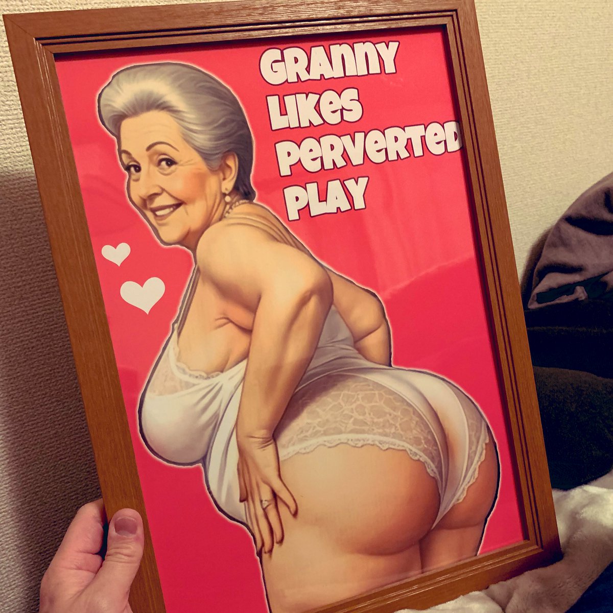 AIおばあちゃんを額縁に入れてみました🤭