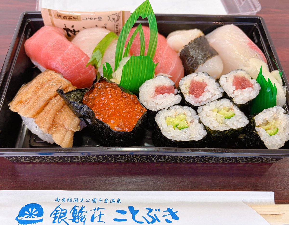 ２月６日♨️風呂の日に、南房総温泉組合のみなさまと湯祈祷に参加しました☺️✨️
南房総の温泉を今年もたくさんの方に楽しんでもらえますように…！
南房総日由美ちゃんにも会いに行ったよ♪誕生日のお祝いがいっぱいだ〜♡
各所パネルへの追加サイン記入もしました🌟️
ぜひ足を運んでみてください♪