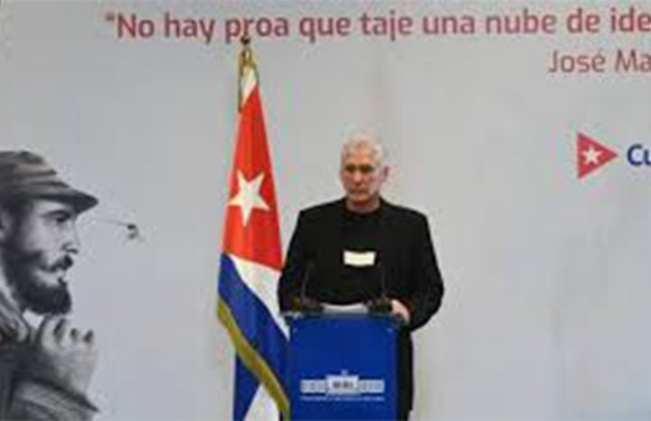 "#Cuba es un país de paz. (...) la doctrina militar de nuestro país es la concepción de la Guerra de Todo el Pueblo, que es un concepto de defensa de la soberanía y la independencia del país. Para nada contempla, (...) la agresión a otro país."
<a href="/DiazCanelB/">Miguel Díaz-Canel Bermúdez</a> 🇨🇺
#SantiagoDeCuba