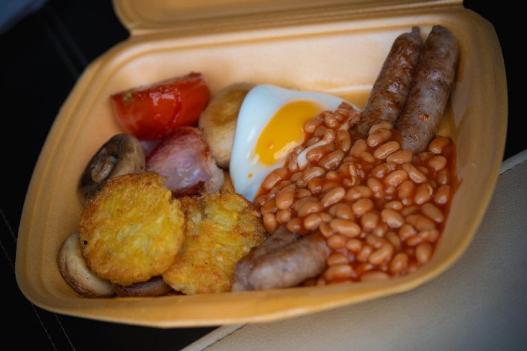 TenFishOfficial's tweet image. What's better than being on the bank and having this delivered to your swim?
#fullenglishbreakfast #carpfishing #banklife