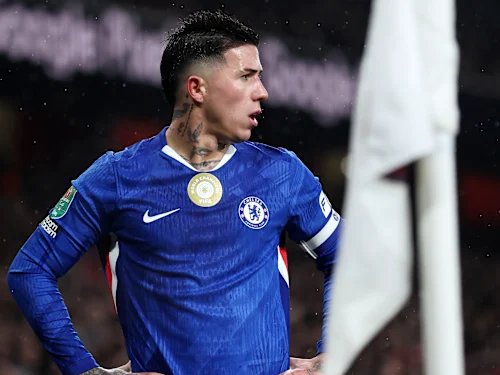 🗣️ Enzo Fernández: "When Reece (James) isn't on the pitch, I get to wear the captain's armband. I really enjoy those moments because I have always dreamed of being a captain and, to be honest, I really take pleasure in it.

It’s even better alongside the Chelsea shirt because it