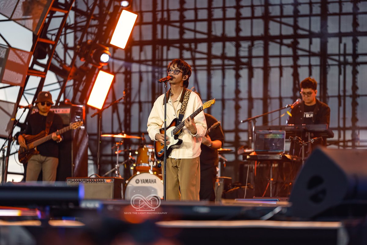 seizethelightph's tweet image. Earl Agustin at the Day 1 of Wonderful Moments Music Festival.
@musikaniorl

#WonderfulMomentsFestival #DDay #FestivalDay #iMePH #WonderfulMomentsMusicFestival #FestivalVibes #OPM #PPOP