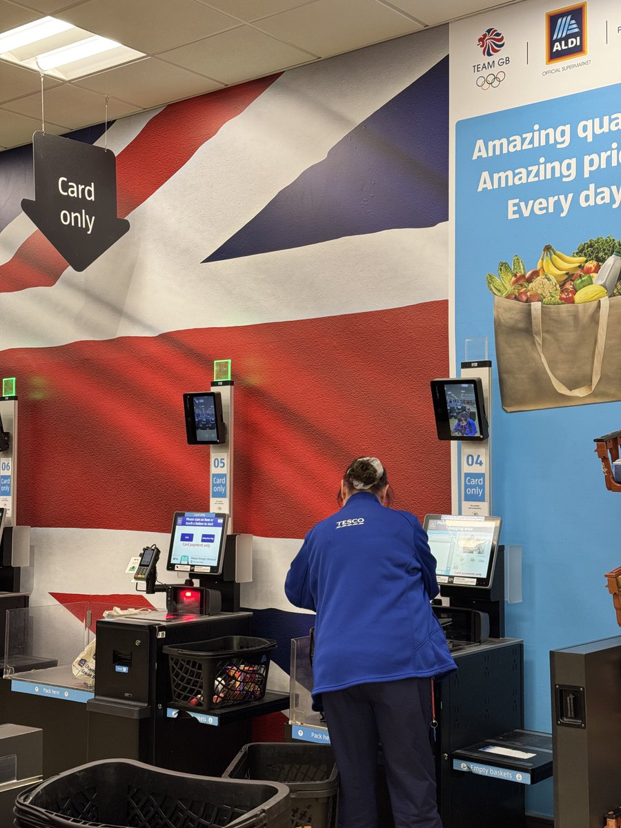 PhotographerRob tweet media