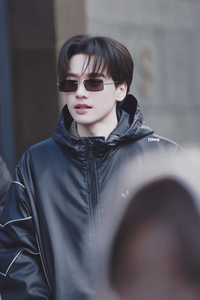 Good evening🌃

Cool guy on the Shanghai streets

#PlantneryXKNPinShanghaiD1
#KengNamping #เก่งน้ำปิง 
#KengHarit