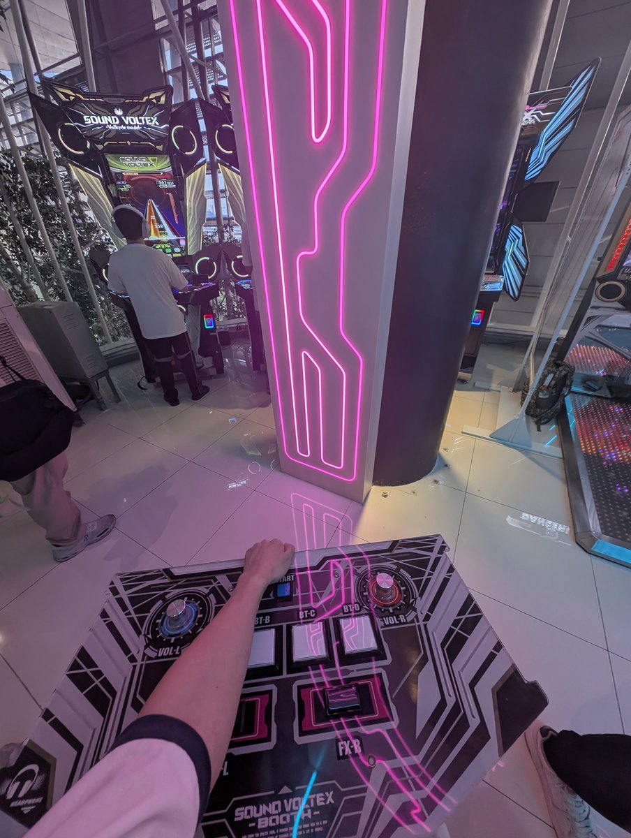 realStepdog's tweet image. uhm...