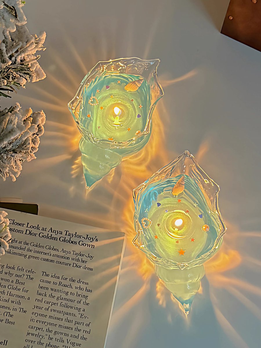 300moods's tweet image. seashell candle 🕯️🐚