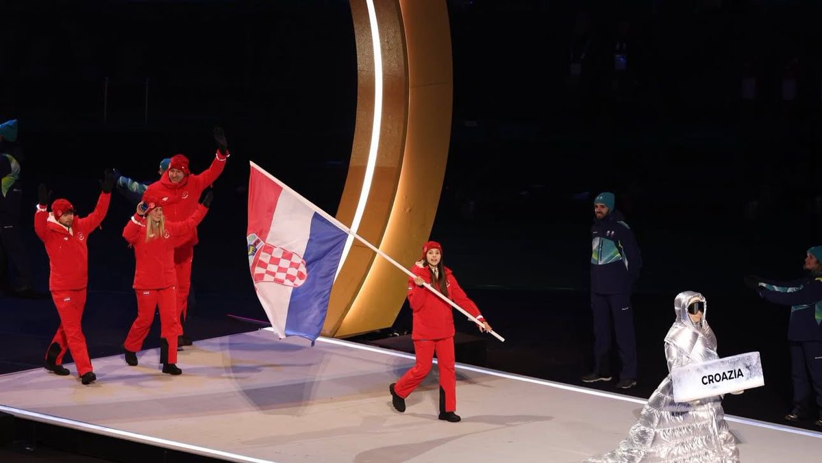 KolindaGK's tweet photo. Sinoć na otvorenju Zimskih olimpijskih igara. Idemo, Hrvatska! Go, Team Croatia! ❤️
@Olympics
#MilanoCortina2026 #TeamCRO
#VolimHrvatsku @hrv_olimp_odbor
Foto: Damir Senčar / HOO https://t.co/cffO0pkEiA