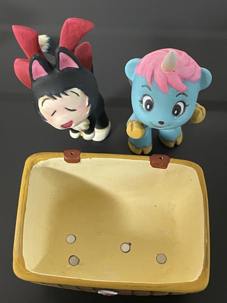 ワンフェス用にちょっと加工
磁石で固定できるようにしてみた
これでフィギュアもはずせるし、しっかり固定もできる
Amazonで前に買ったネオジム磁石直径３ミリ、厚さ１ミリを使用
キットはジロー模型で販売します、よろしくお願いします
※猫のちゃおは別売りです