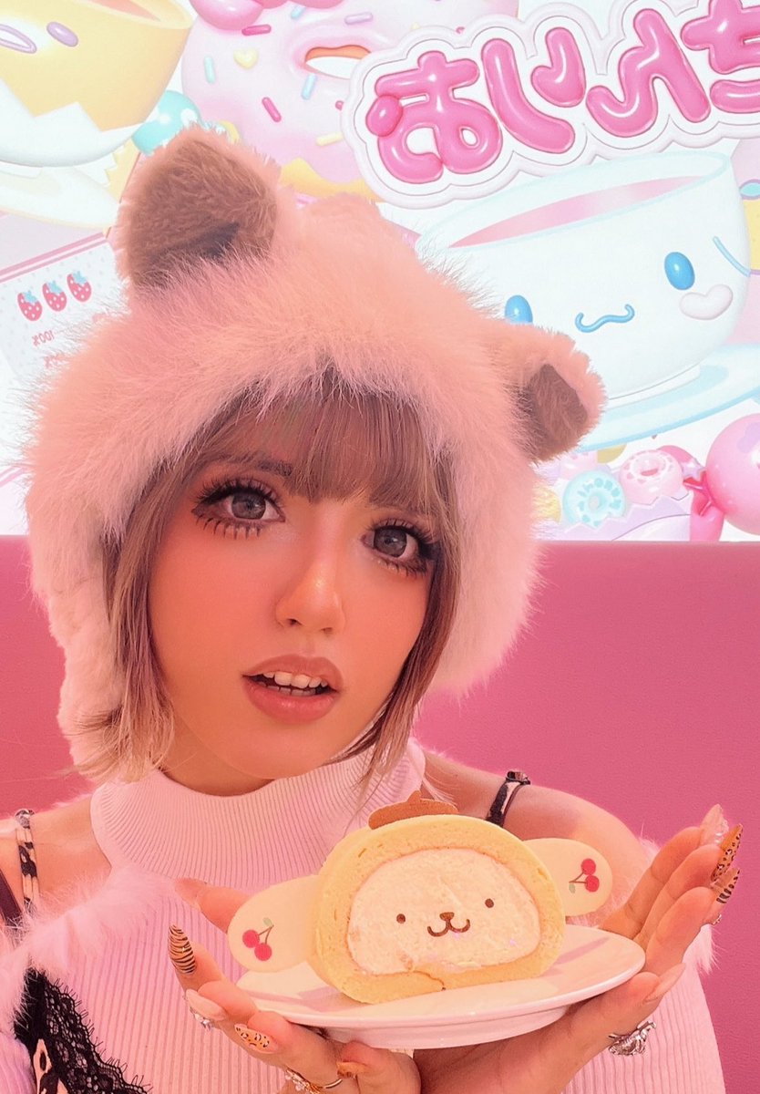 pochiimaruu's tweet photo. Did you know that I am a big fan of pompompurin? I love him! 💛🐶
I went to Sanrio cafe on harajuku in January and it was really cute! I ordered this cutie & a hello kitty parfait.

ポムポムプリンの大ファンだって知ってた？
本当に大好きなの！💛🐶
1月に原宿のサンリオカフェに行ったんだけど、めっちゃ可愛かった〜！
この可愛い子と、ハローキティのパフェを頼んだよ 🍮🍨