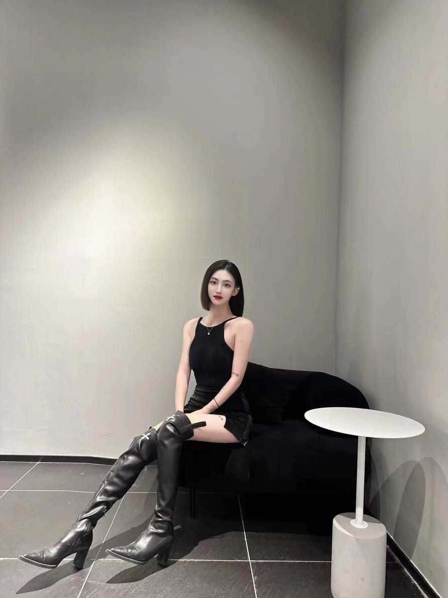 Bruce48171126's tweet photo. 我和老婆，找个共同的女M https://t.co/f9VUXTrmIv