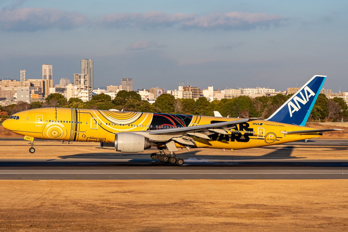 All Nippon Airways
Boeing B777-281(ER) / JA743A

通常塗装に戻ったらしいですね
ここまで派手な塗装これからでてくるかな

2026.1.7