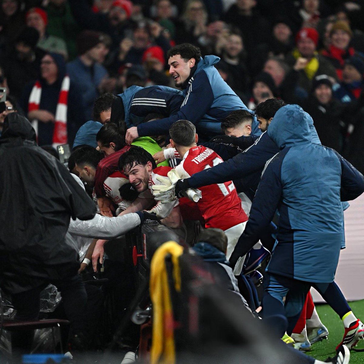 DailyAFC tweet media