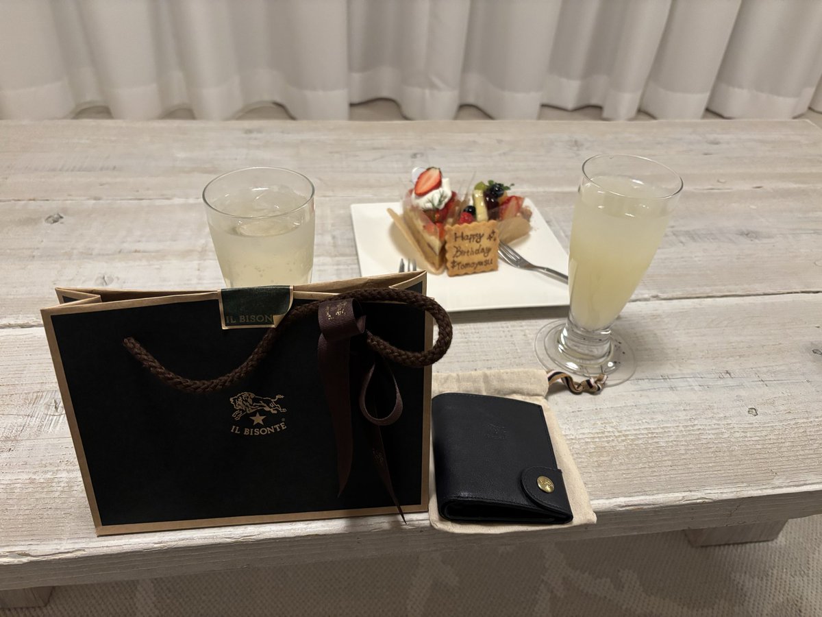 GrqyO's tweet photo. 最高の誕生日をありがとう https://t.co/RfTzxeMrRo