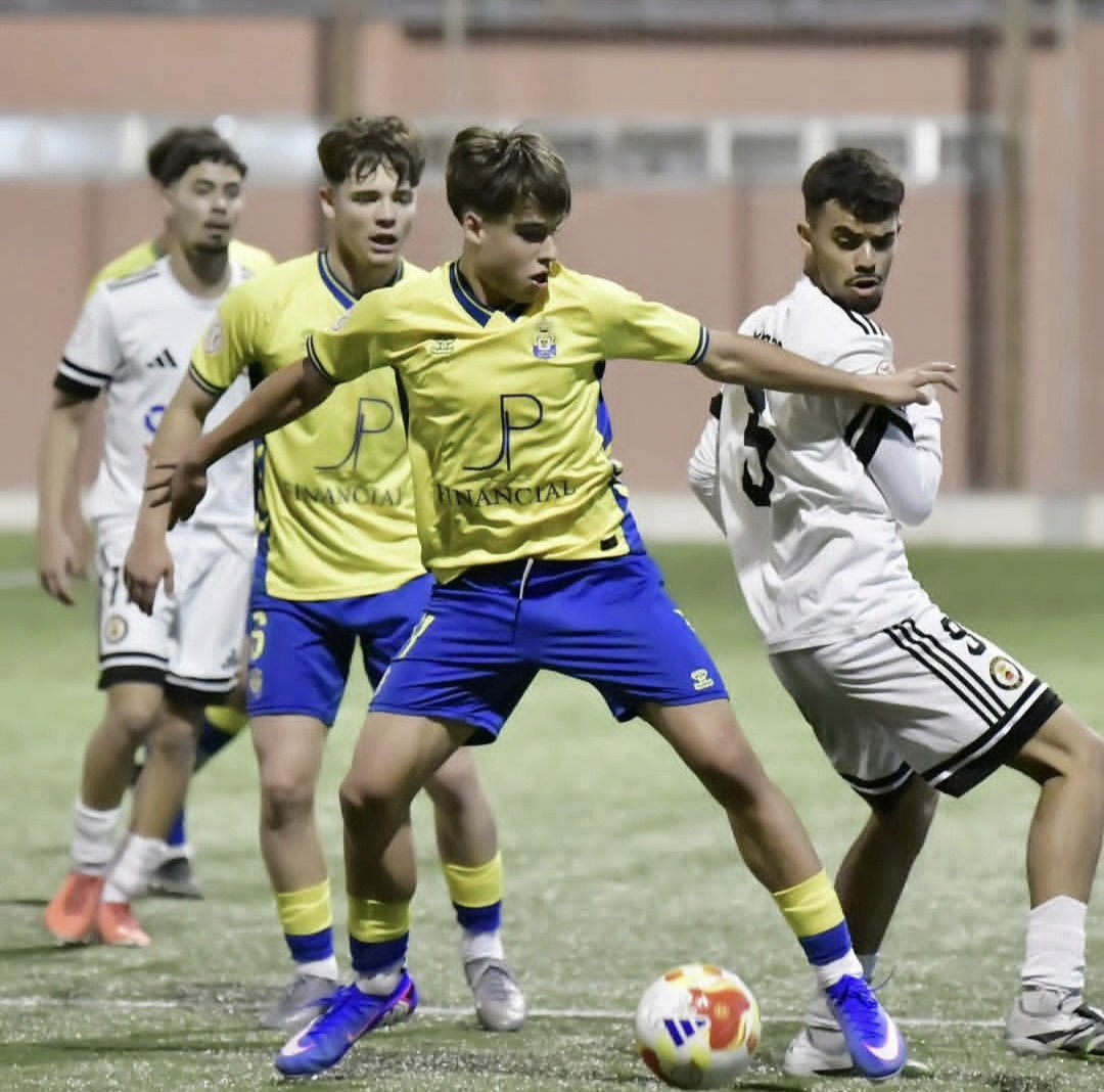 El Juvenil División de Honor cumplió con creces en su enfrentamiento de anoche y ya piensa en el Barcelona

➡️ Publicidad nueva en la camiseta para toda la cantera amarilla hasta final de temporada

🛩 El martes por la mañana, rumbo a Barcelona