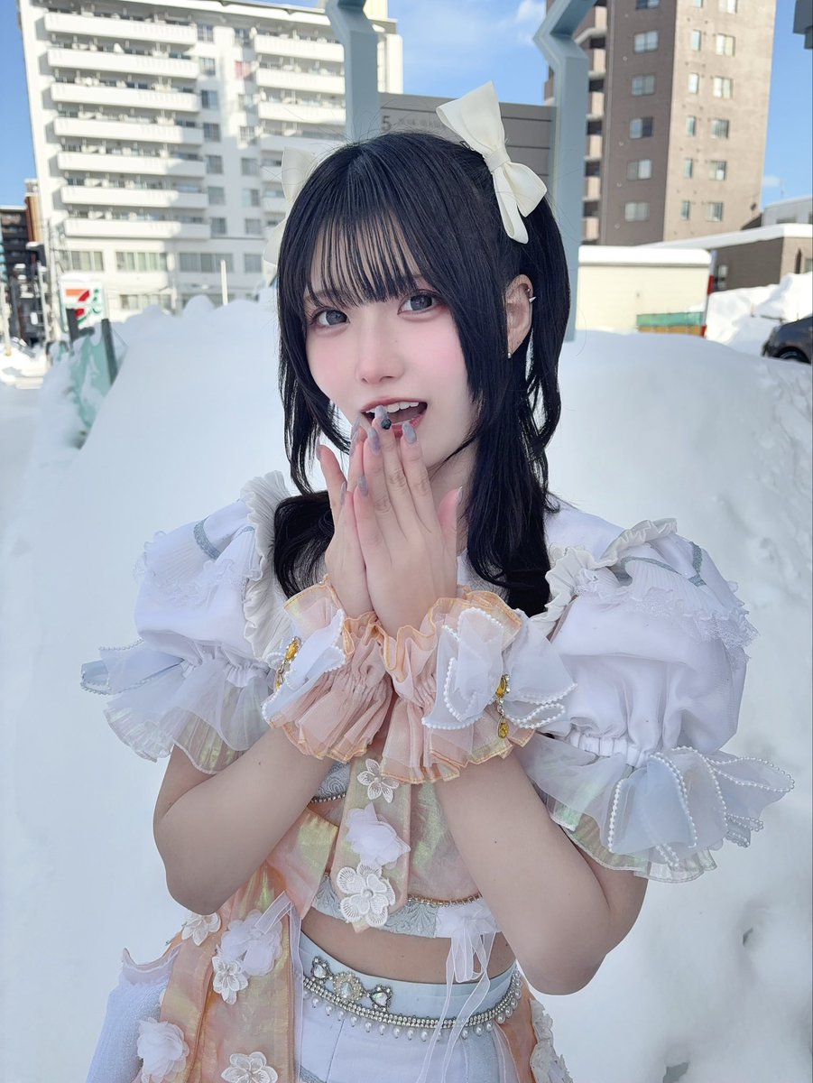 AOAO_nanako's tweet photo. ねえねえ雪に飛び込もうよ一緒に❄️☃️ https://t.co/9lqnpz9GI7