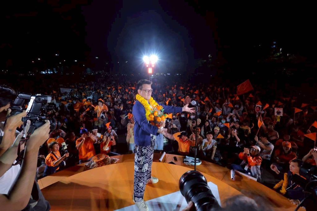 ขอขอบคุณทุกการสนับสนุนและกำลังใจตลอดการเดินทางที่ผ่านมา

เป็นเกียรติสูงสุดในชีวิตผมที่ได้ลงรับสมัครเพื่อทำหน้าที่เป็นผู้แทนราษฎร 

สำหรับท่านที่ติดตามผมและพรรคประชาชนมาตลอดคงเห็นถึงความตั้งใจในการทำนโยบายและการเตรียมทีมผู้บริหารสำหรับการเลือกตั้งในครั้งนี้