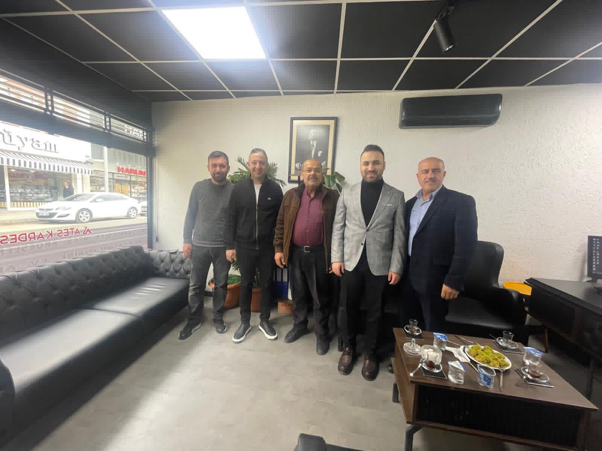 📍Çarşı esnafımızı ziyaret ederek hemşehrilerimizle hasbihâl ettik.

Alın teriyle şehrimize değer katan tüm esnaflarımıza hayırlı ve bereketli kazançlar diliyorum.