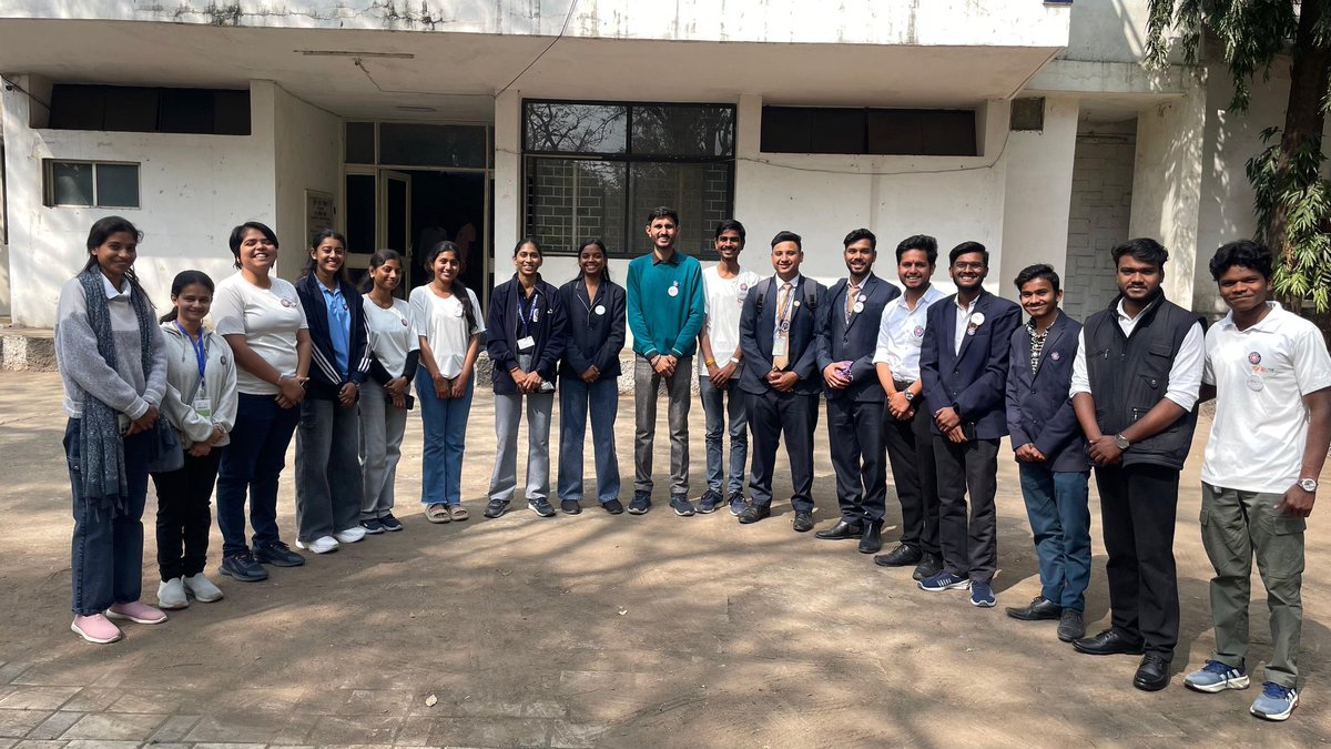 म.प्र. के 'माय भारत' रासेयो के उत्साही स्वयंसेवकों को 'माय भारत' की मुख्य कार्यकारी अधिकारी डॉ. प्रियंका शुक्ला (IAS) के साथ प्रत्यक्ष संवाद का सुनहरा अवसर प्राप्त हुआ। 
#mpnss #nssindia #nssbubhopal