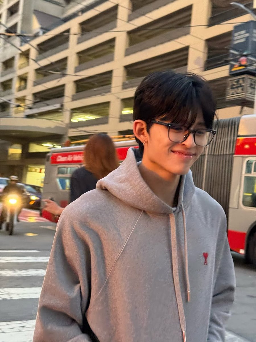 I WANNA PUT HIM IN MY POCKET 😭😭😭😭😭