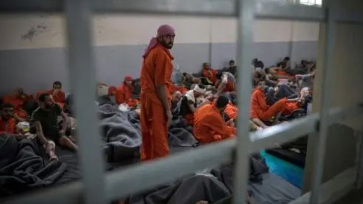 DAİŞ'li mahkumların Irak'a nakli hakkında yeni detaylar

Detaylar aşağıdaki linkte ⬇️
kurdistan24.net/tr/story/892493

#Irak #ABD #Suriye