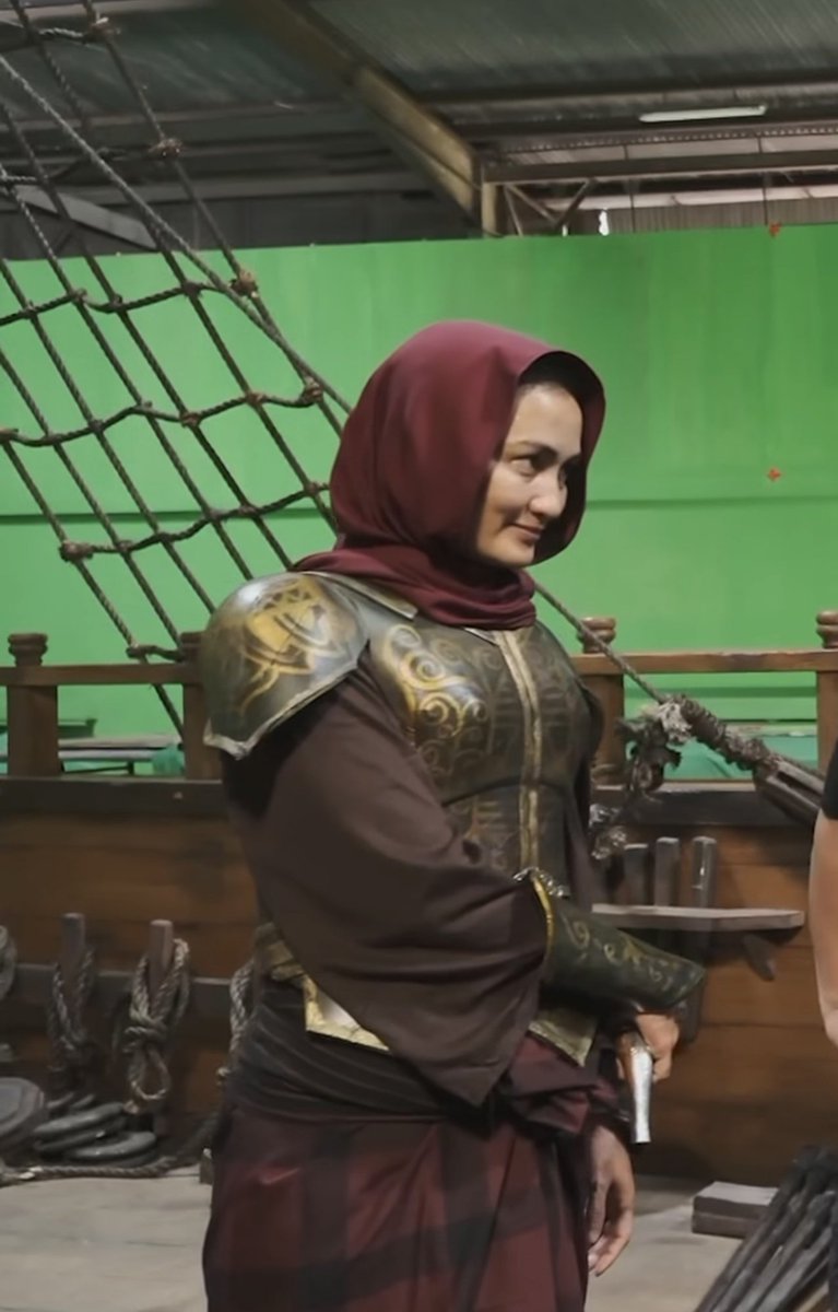 PASUKAN 1000 JANDA

Film sejarah Indonesia lagi nih!

Tentang pahlawan perempuan dari Aceh, Laksamana Malahayati yang mimpin pasukan Inong Balee (Armada Janda) melawan penjajah.

Dibintangi Atiqah Hasiholan. Sutradara Archie Hekagery.