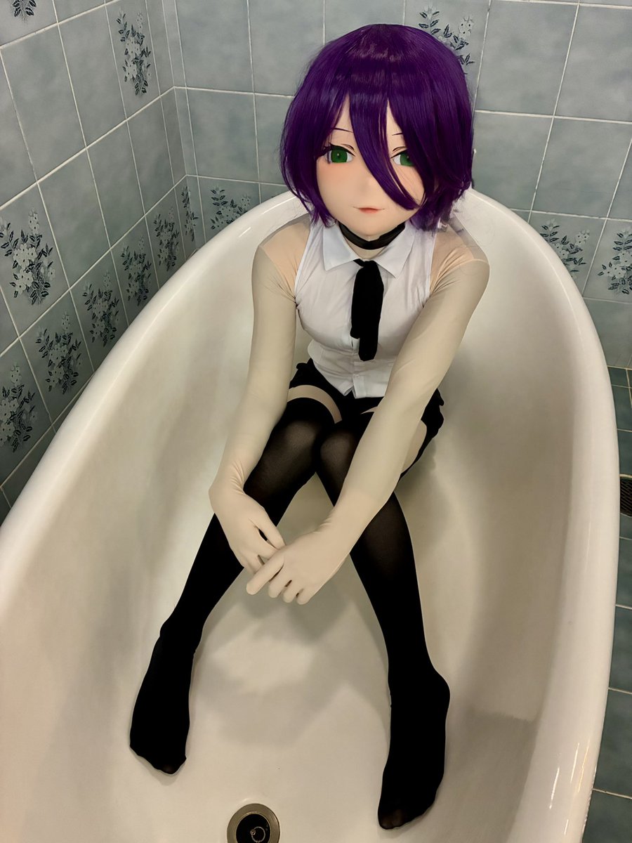 T178RT's tweet photo. 水、まだ入れてないの。
もう少しだけ、このままでいよ？ https://t.co/QlTroe9qBA