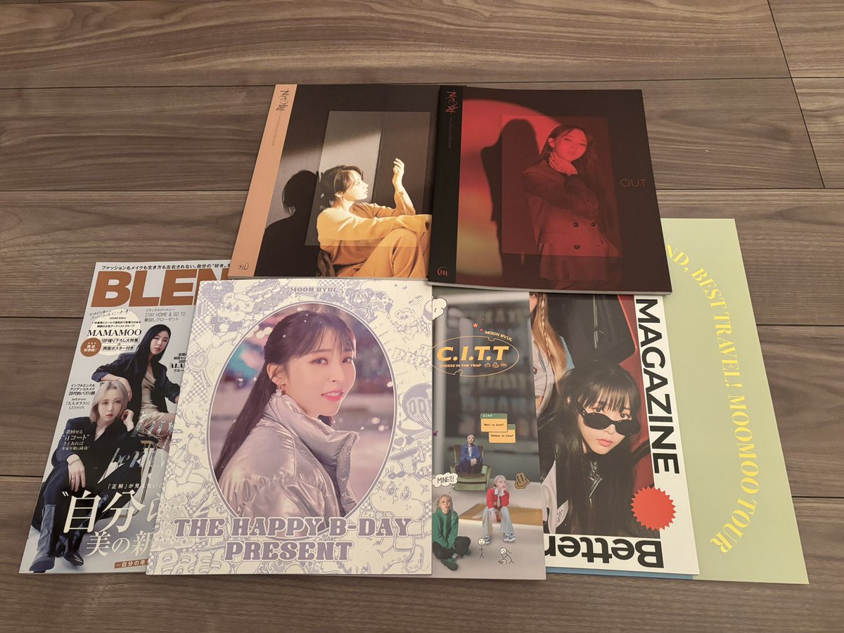 momo_moonstar's tweet photo. 界隈からすごい離れてしまって推し活もしてないからアカウントも見てないし、グッズも眠ってるだけになってるからお譲りだすって言ったら誰か引き取ってくれたりしないだろうか、全部丁寧に写真撮れてなくて申し訳ないけど、これの付属品(その時のトレカとか)なにとかあれば個別で対応しようかなって https://t.co/X89UUuSsof