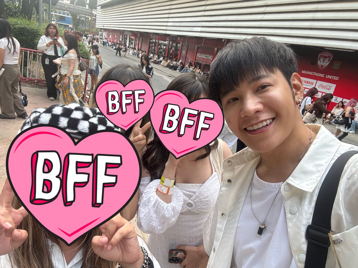 ปีนี้ทักทายสิงโตกันหน้าคอน แล้วแยกย้ายกันไปเติบโตแล้วค่ะ 55555555555555555555555 
<a href="/stjinx_maya/">ในโซเชียลฉันเป็นทุกอย่างที่ไม่ใช่ศิลปิน.</a> 
#2026THELASTPARADEENCOREINBANGKOK

<a href="/dreamkhaikhong/">ฮันบินกลับมาไทยได้ยังคิดถึง</a> <a href="/nxtchx97/">ㄴㅊ 🆔</a>