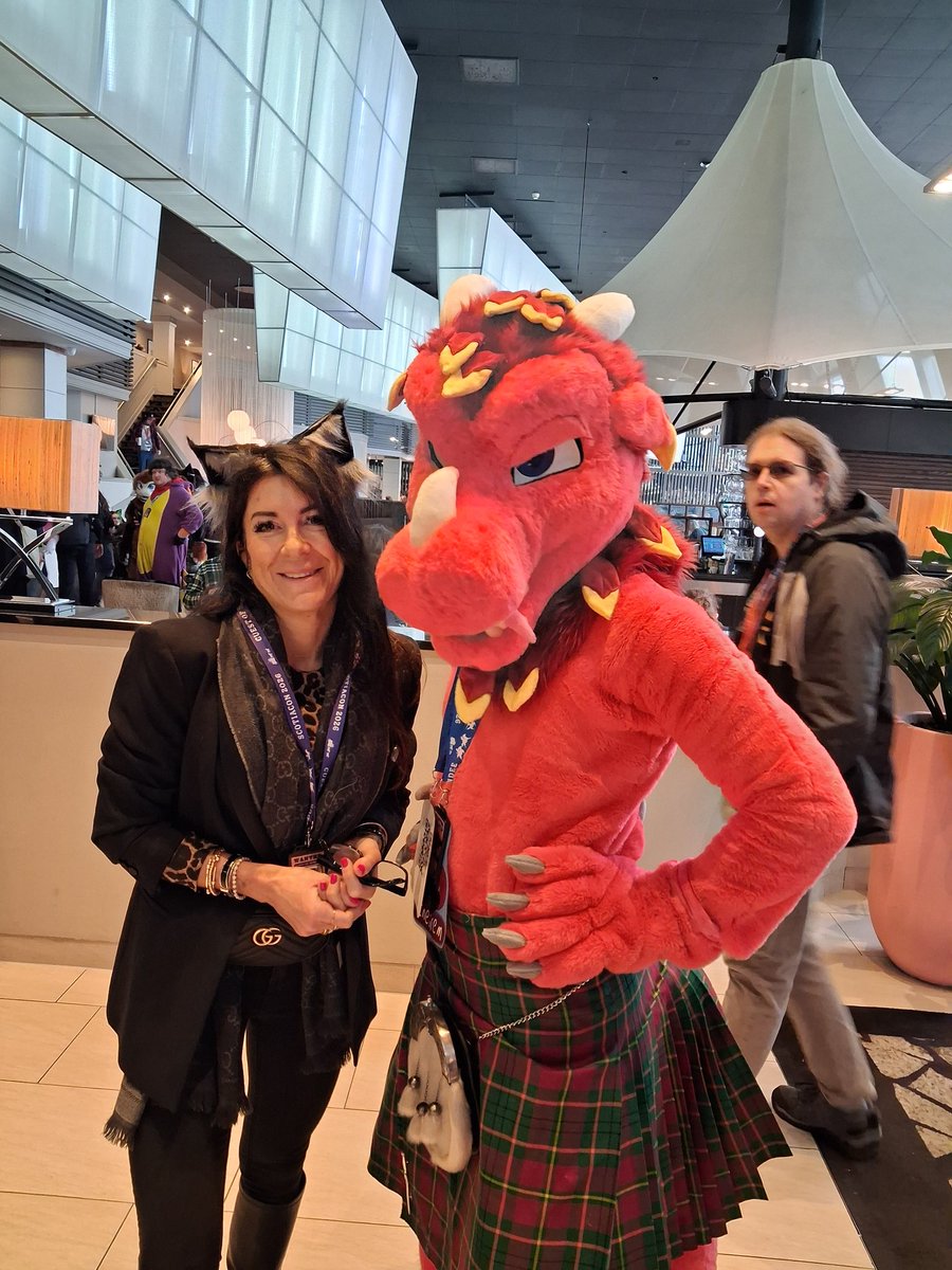 Estelle Ellis/SFA KrystalFox-Mindful Voice Actor tweet media