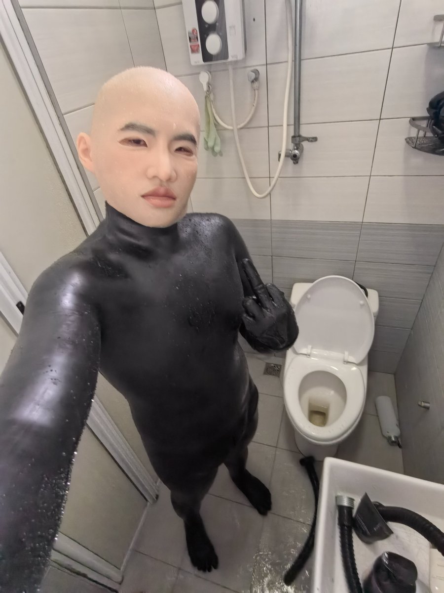 Fuck！ you or me？
干！ 你 还是 我？